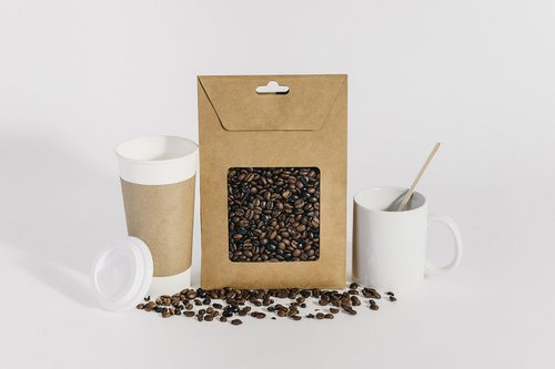 Das biologisch abbaubare und kompostierbare thermoplastische Biopolymer auf Stärkebasis eignet sich für Trockenprodukte (wie etwa Kaffee, Tee oder Tierfutter) sowie für unter Schutzatmosphäre verpackte Lebensmittel. (Bildquelle: Designed by freepik)